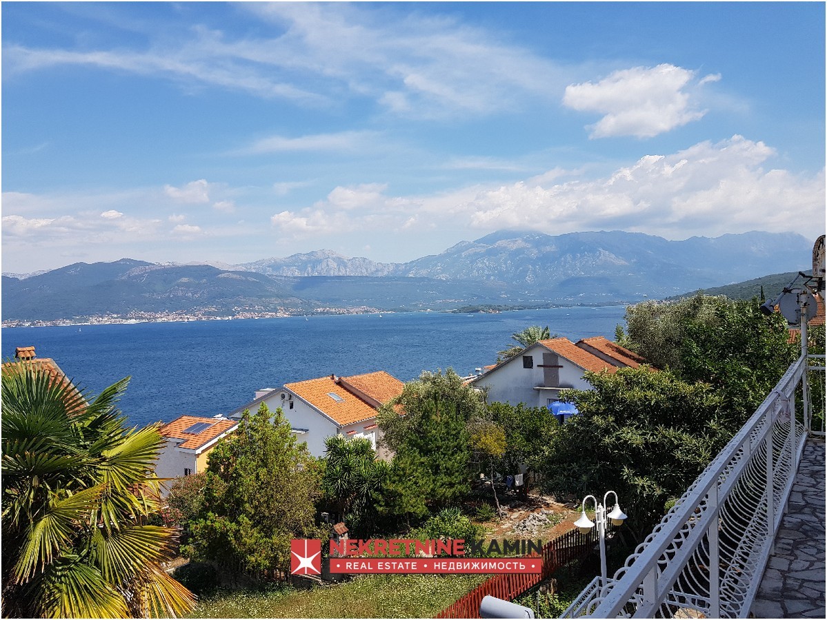 House with Landscaped Garden, Terraces and Sea Views, Krašići